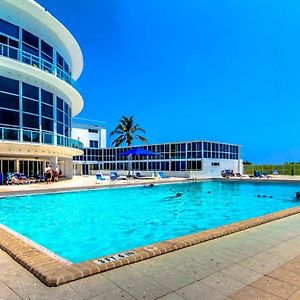 Castle 1733 Ocean View Studio With Direct Beach Access, Pool, Tennis & Free Parking